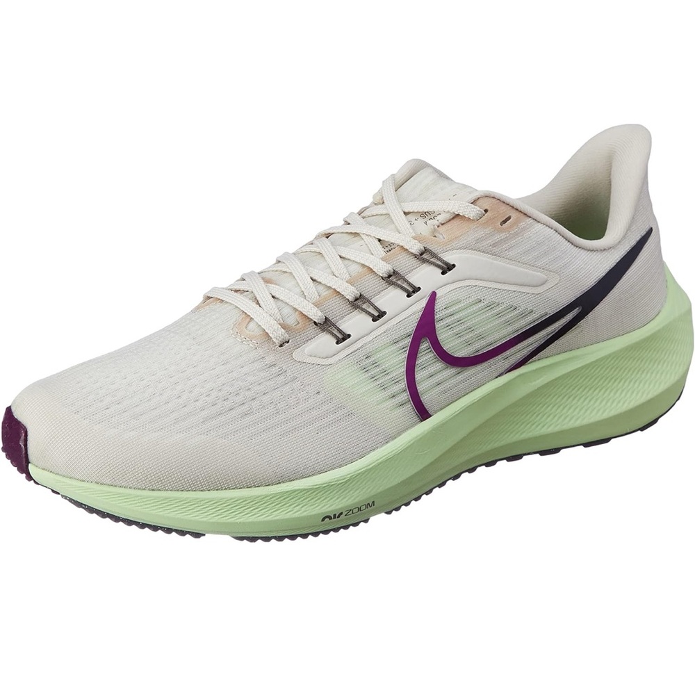 NWT Nike Women’s air zoom pegasus in size 8.5